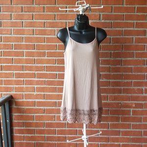 Monoreno Cami Tunic Tank w/Lace Hemline